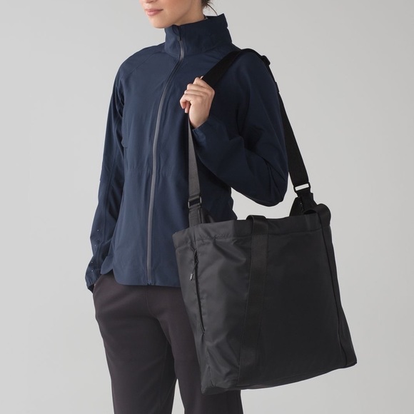 lululemon athletica Handbags - Lululemon Carry The Day Bag